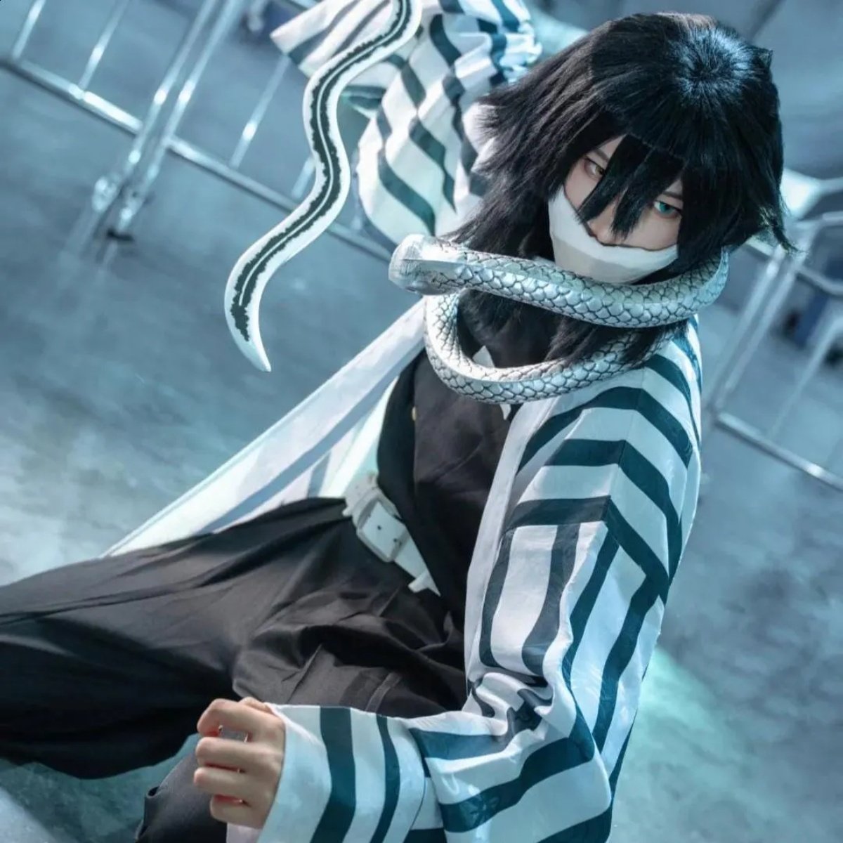 Obanai Iguro cosplay costume worn by model for anime conventions and photoshoots, Demon Slayer Serpent Hashira cosplay, disfraz cosplay