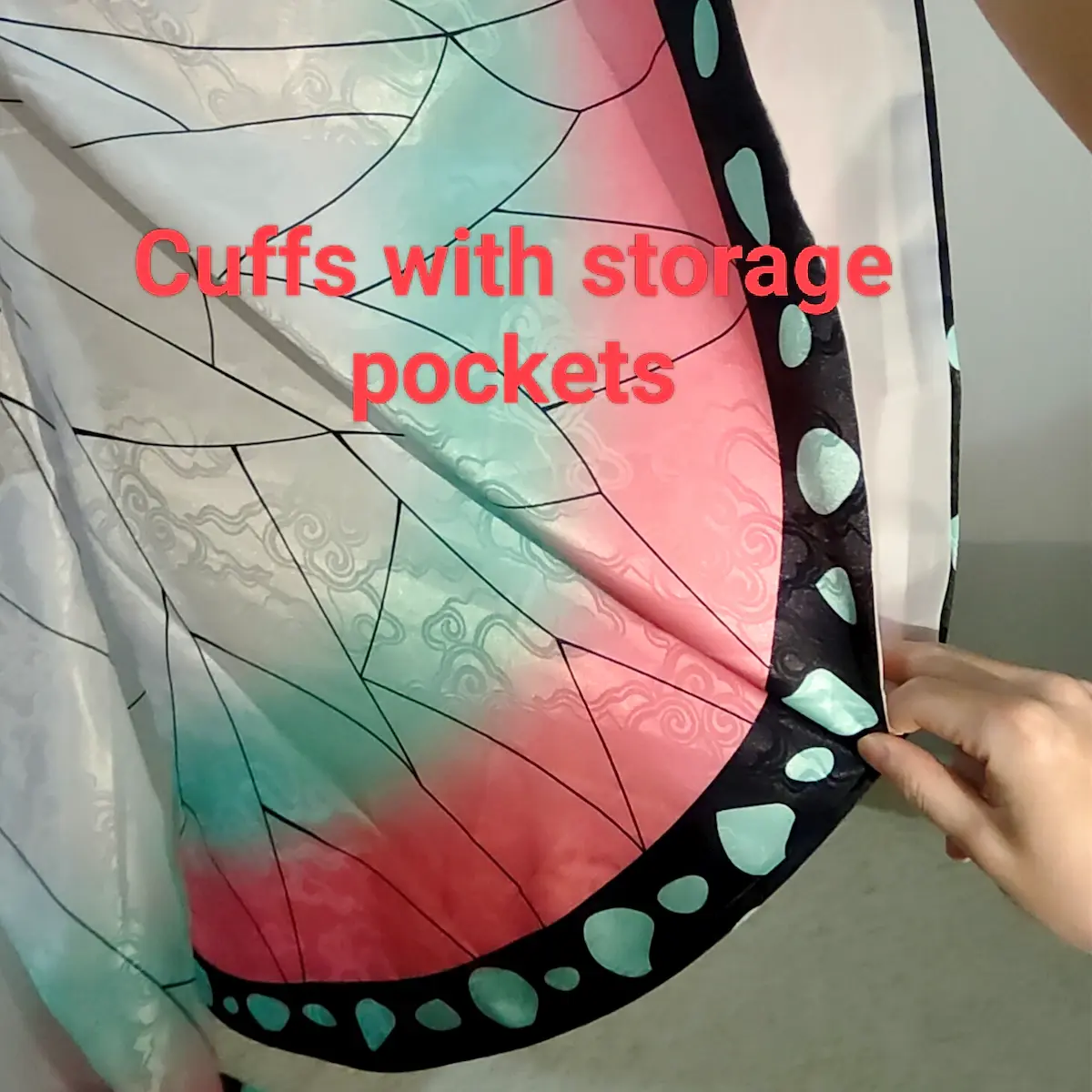 Kanae Kocho cosplay sleeve detail Demon Slayer kimetsu no yaiba butterfly haori design manga detalle traje anime