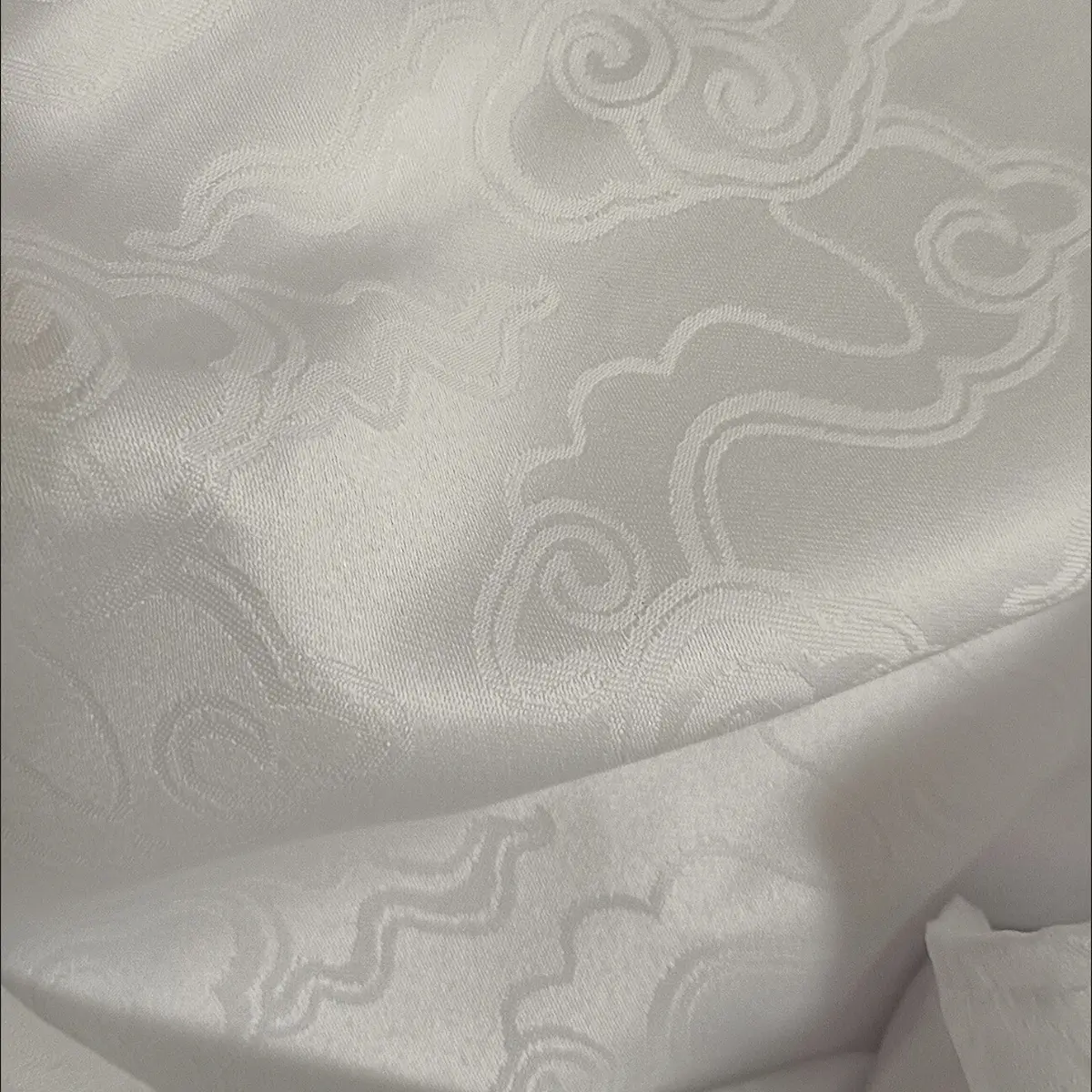 woven texture haori detail Mitsuri Kanroji cosplay costume Demon Slayer Kimetsu no Yaiba jacquard pattern detalle textura tejida haori Mitsuri Kanroji patrón jacquard Kimetsu no Yaiba