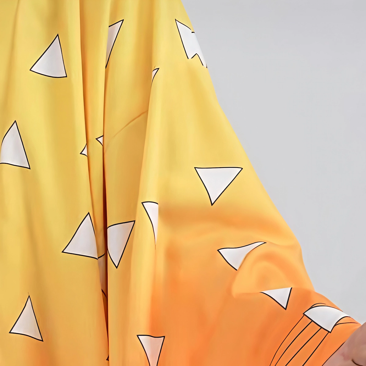 Zenitsu Agatsuma oiran cosplay fabric detail Demon Slayer Kimetsu no Yaiba anime costume texture traje detalle tela Zenitsu